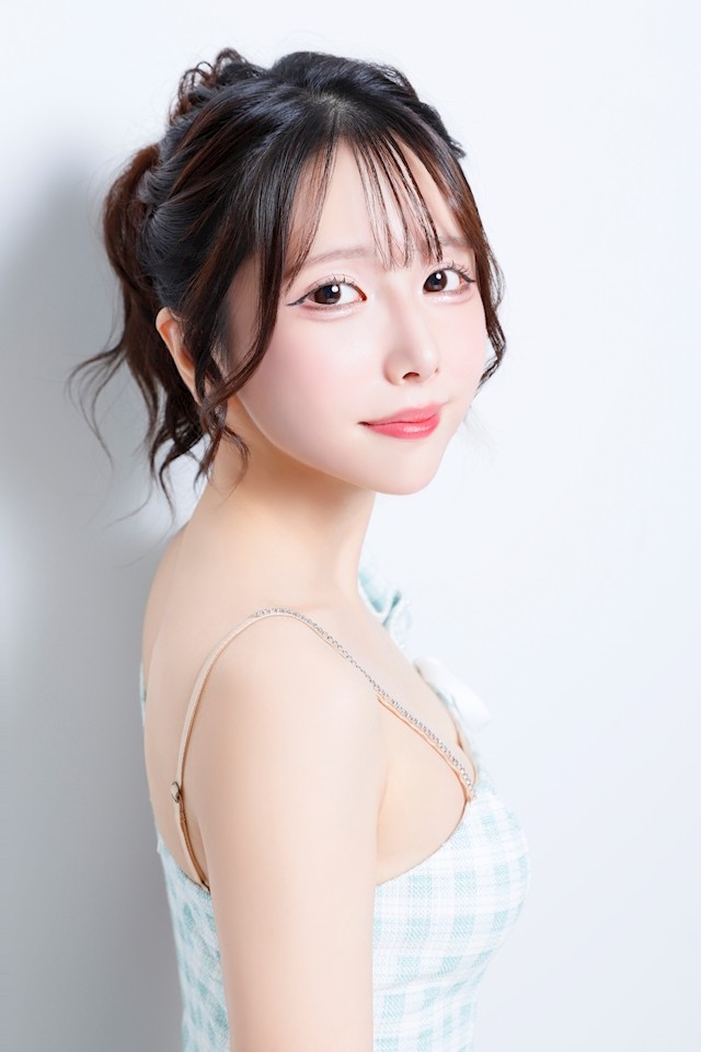 王葵 シロナプロフィール写真3
